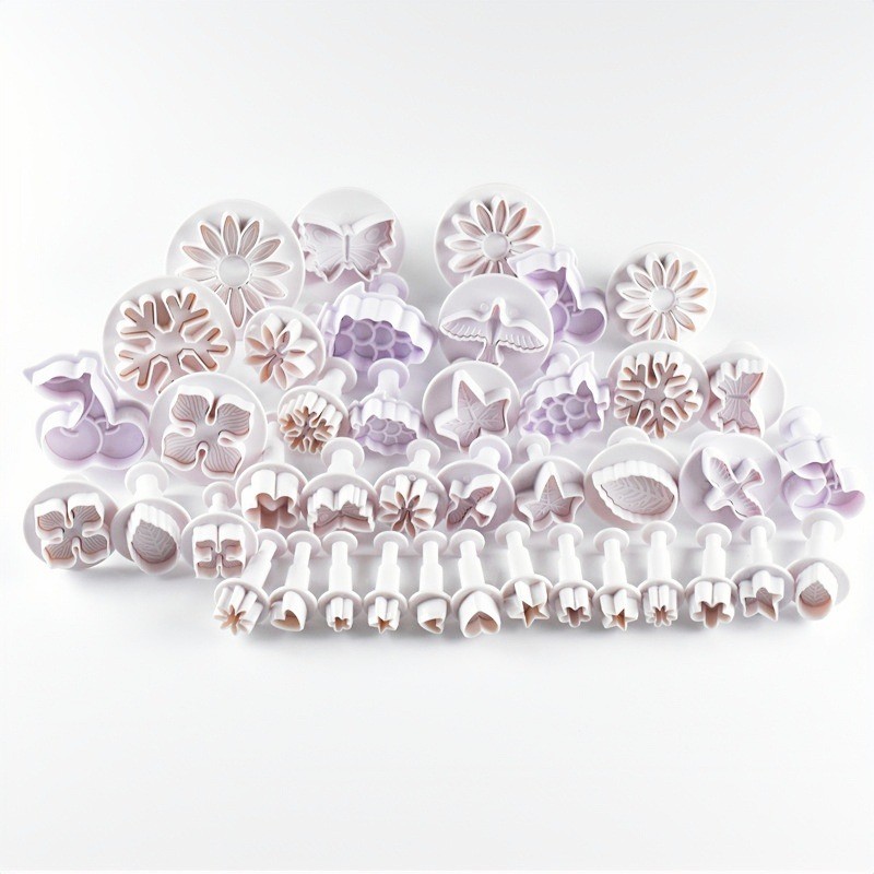 42 Piece Fondant Cake Plunger Plastic Cutter